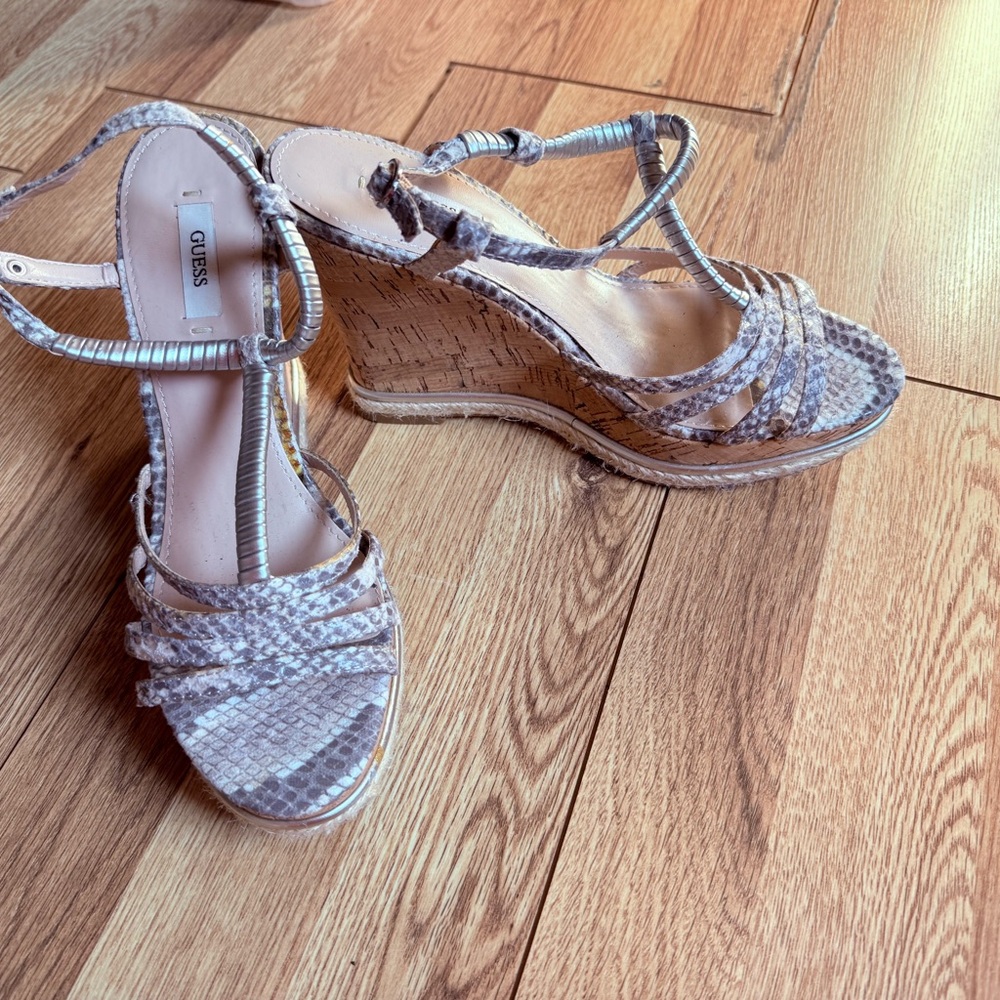 GUESS Women's Strappy Snake Print Wedges - Gray